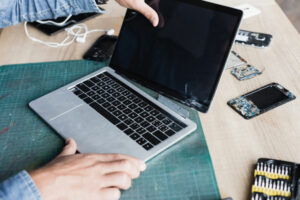Euroinformatica Srl sostituzione panello lcd notebook
